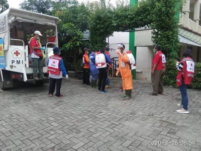 PENYEMPROTAN DISINFEKTAN 