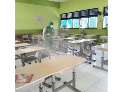 PENYEMPROTAN DISINFEKTAN 