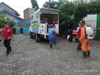 PENYEMPROTAN DISINFEKTAN 